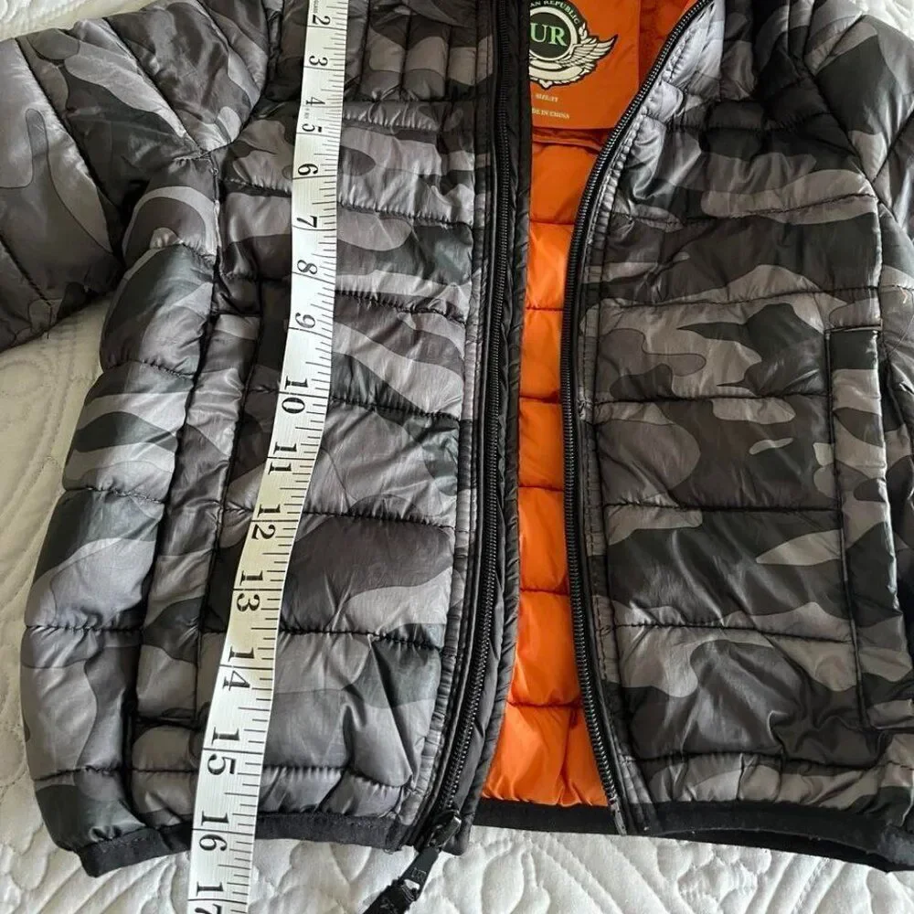 URBAN REPUBLIC camouflage down jacket for boys Size 3T